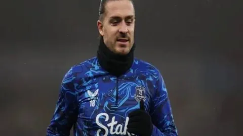 “迈阿密站第8日赛事预告：郑钦文对决萨巴伦卡，比赛不晚于7点启动，张帅亦将亮相”