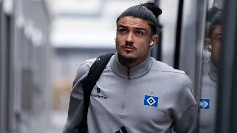 《黄黑军团内部疑云重重，孔蒂独到管理智慧引业界热议》